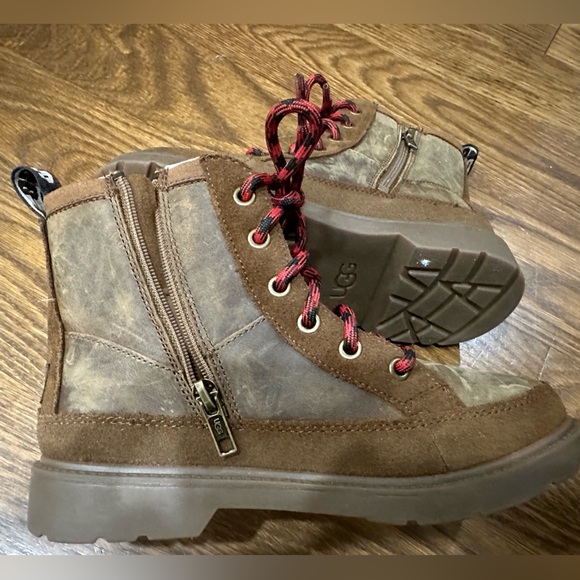 Ugg Kids' Robley Waterproof Boot - Picture 6 of 9